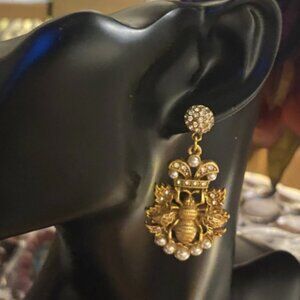 🐝 VINTAGE GLAM! Regal Bee Drop Earrings